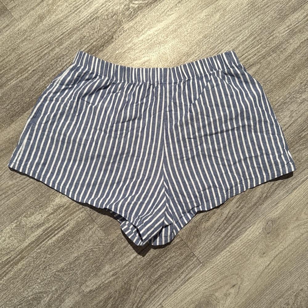 Striped Blue and White Women's Casual Shorts